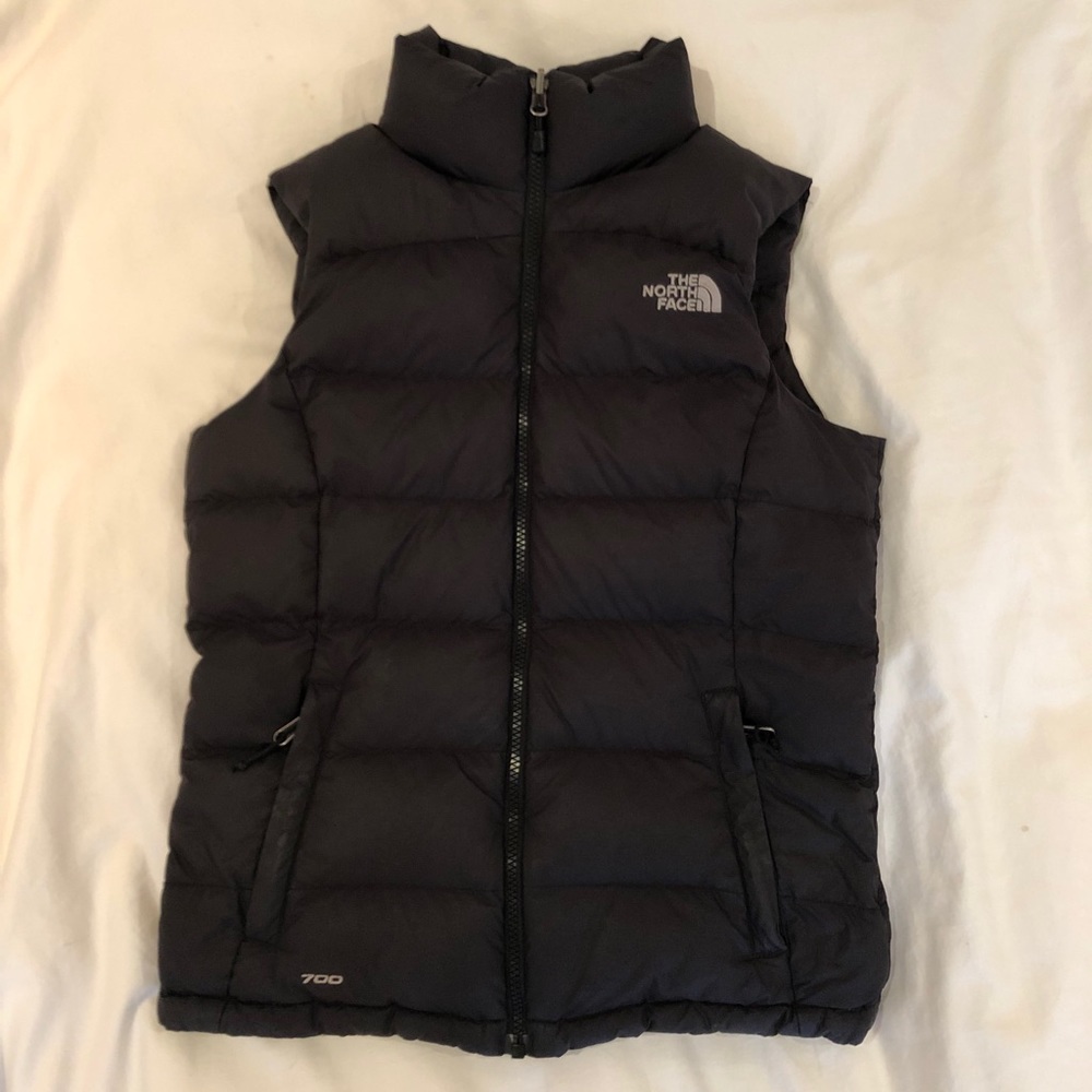 Black North Face Vest ❤️SOLD❤️